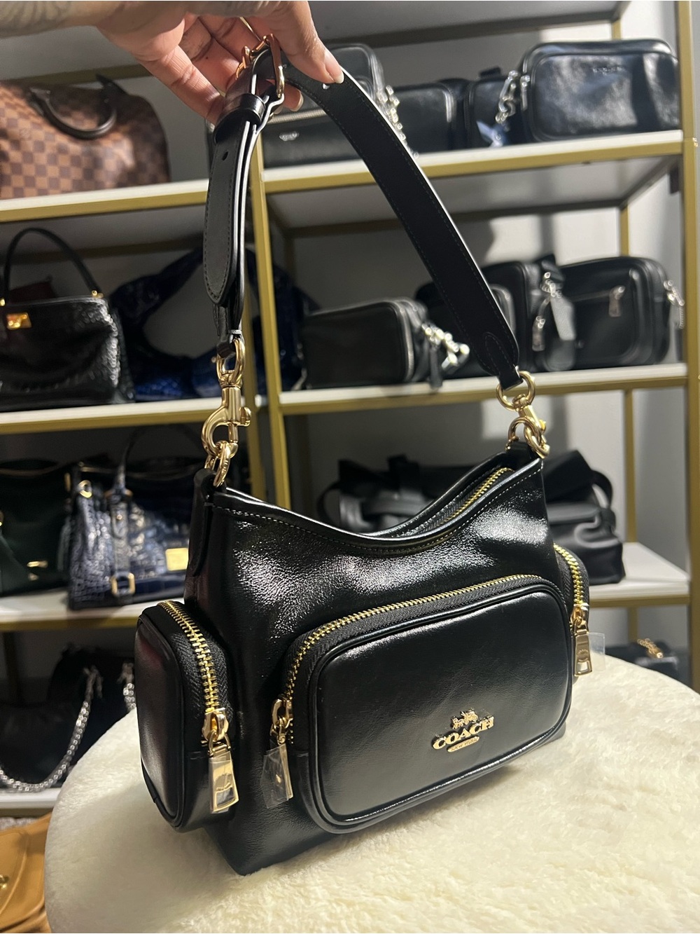 Coach Laurel Shoulder Bag 22
With Pockets